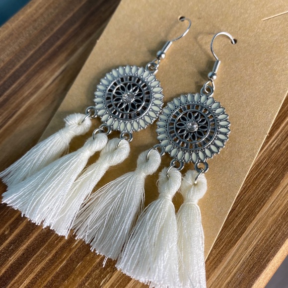 Hippie Boho Chic Fringe Tassel Earrings - Picture 5 of 6